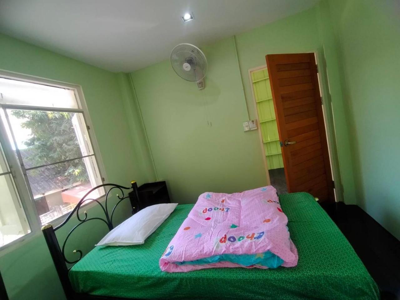Home Stay At Tapae Chiang Mai Extérieur photo