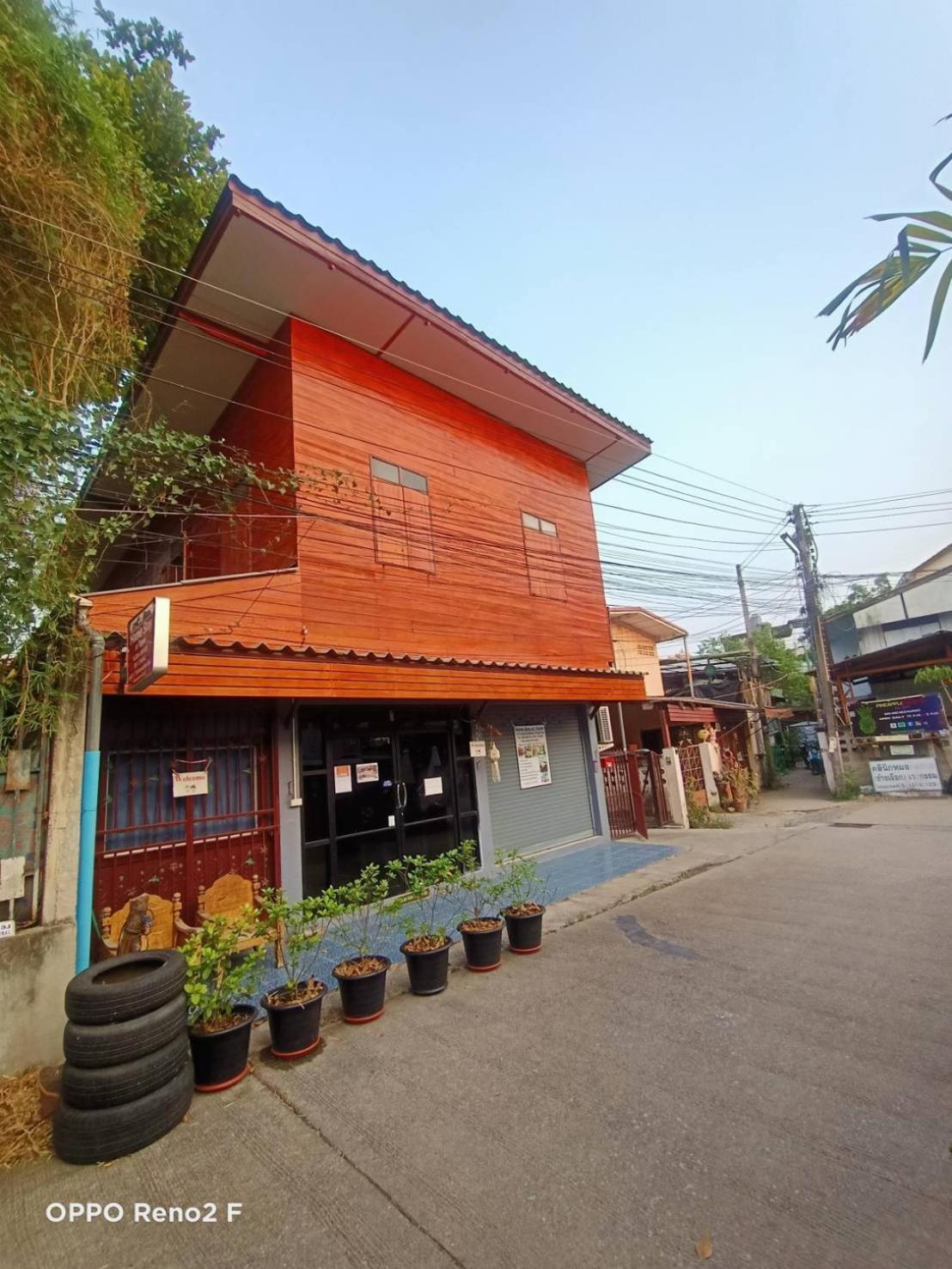 Home Stay At Tapae Chiang Mai Extérieur photo